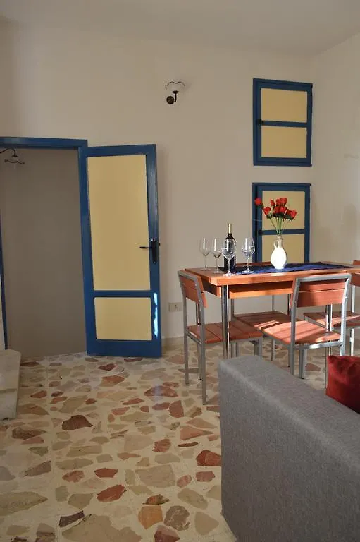 Don Vito'S Apartments كاستيلاّماري ديل غو 0*,
